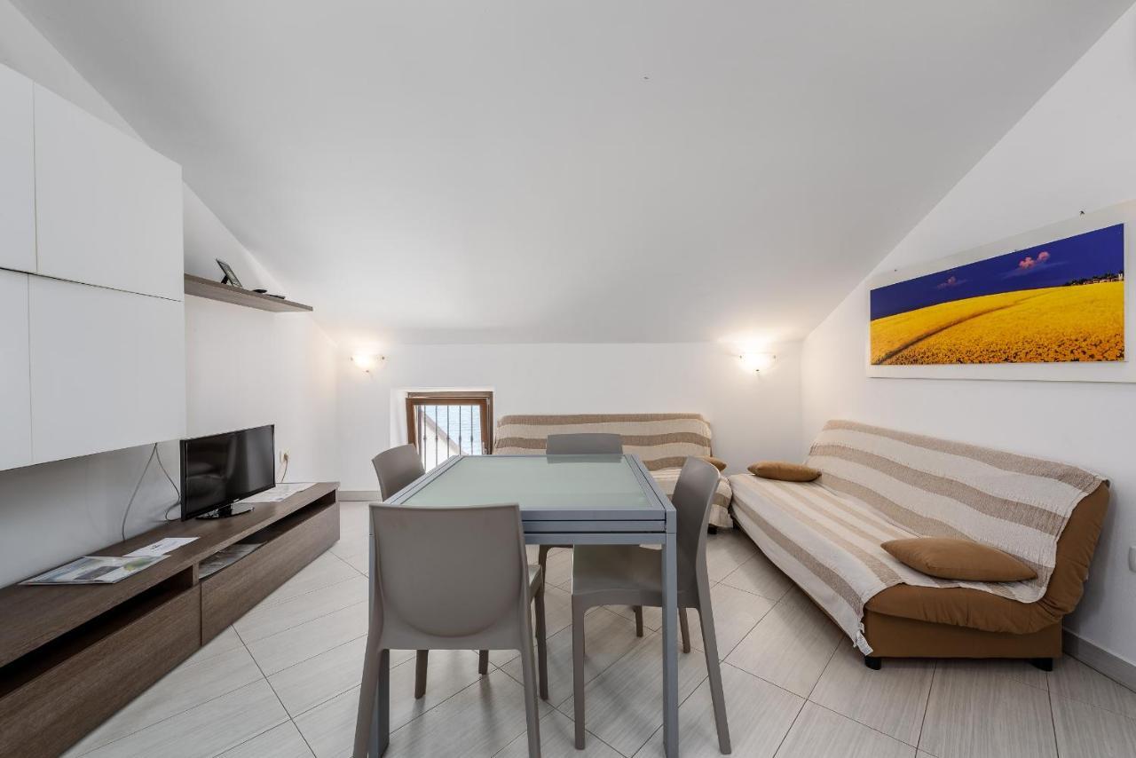אומאג Apartments Dante מראה חיצוני תמונה