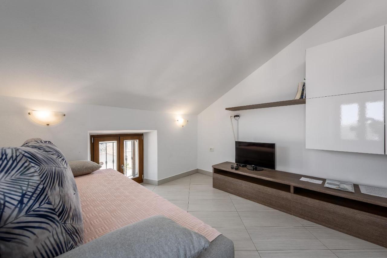 אומאג Apartments Dante מראה חיצוני תמונה