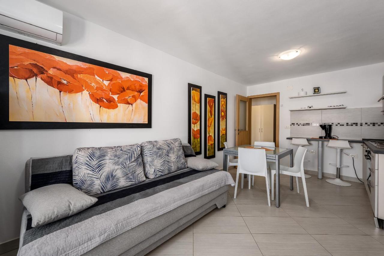 אומאג Apartments Dante מראה חיצוני תמונה