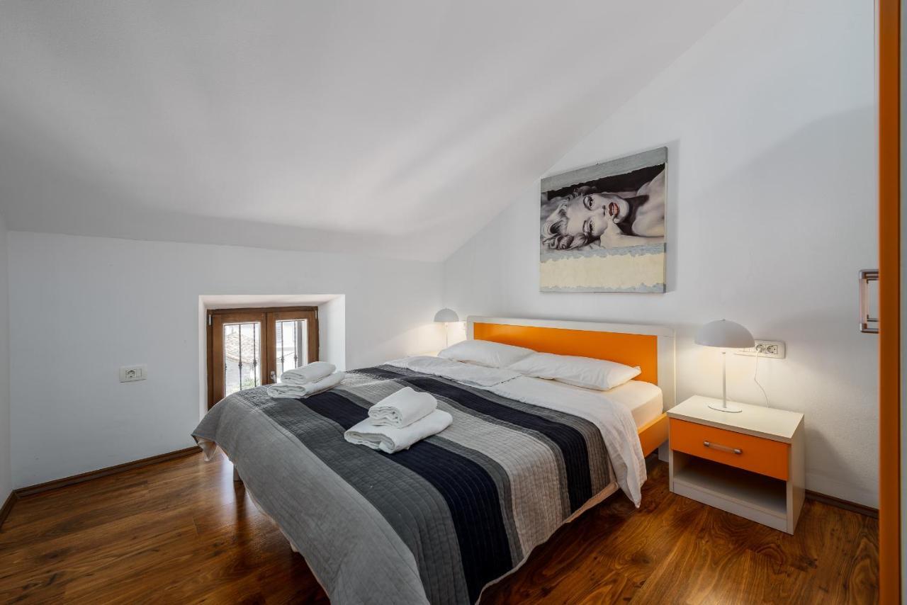 אומאג Apartments Dante מראה חיצוני תמונה