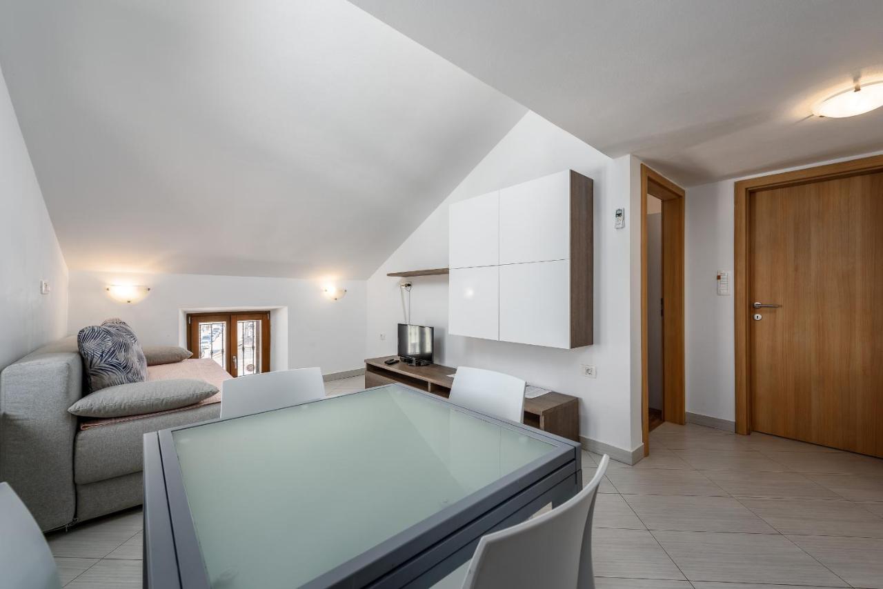 אומאג Apartments Dante מראה חיצוני תמונה
