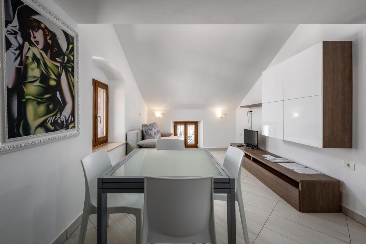 אומאג Apartments Dante מראה חיצוני תמונה